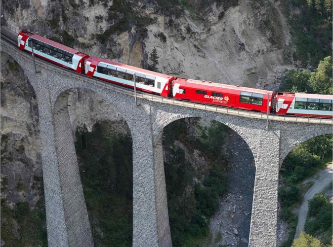 3_Glacier Express - Schoene Aussichten Touristik (c) Glacier Express